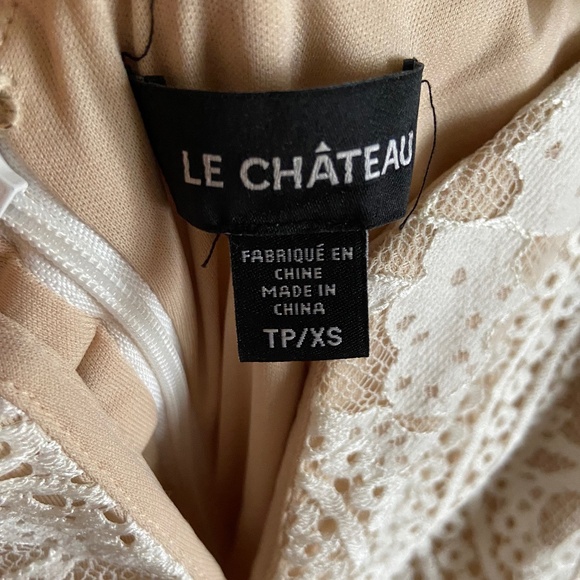 Le Chateau lace dress - Picture 4 of 7